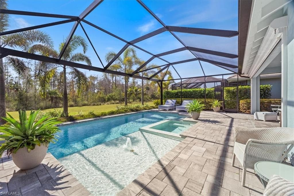 6285 Antigua WAY NAPLES, FL 34113