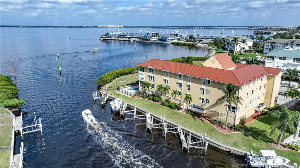 115 Breakers CT 111 PUNTA GORDA, FL 33950