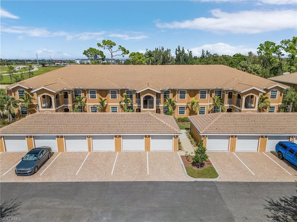 1143 Winding Pines CIR 102 CAPE CORAL, FL 33909