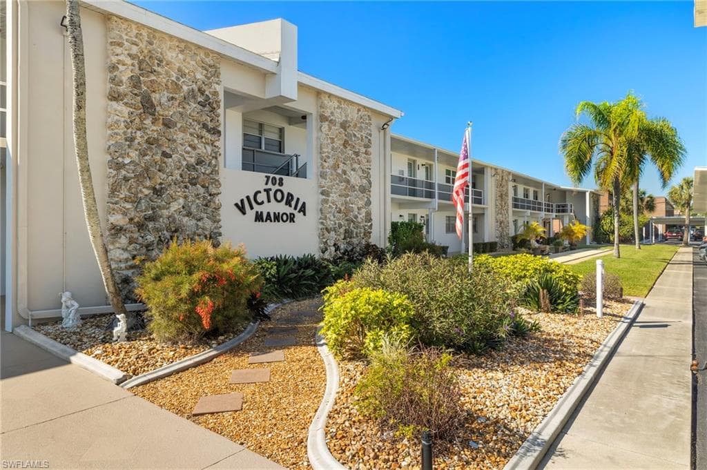 708 Victoria DR 110 CAPE CORAL, FL 33904