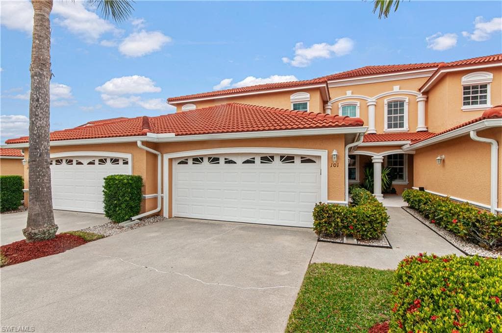 13980 Eagle Ridge Lakes DR 101 FORT MYERS, FL 33912