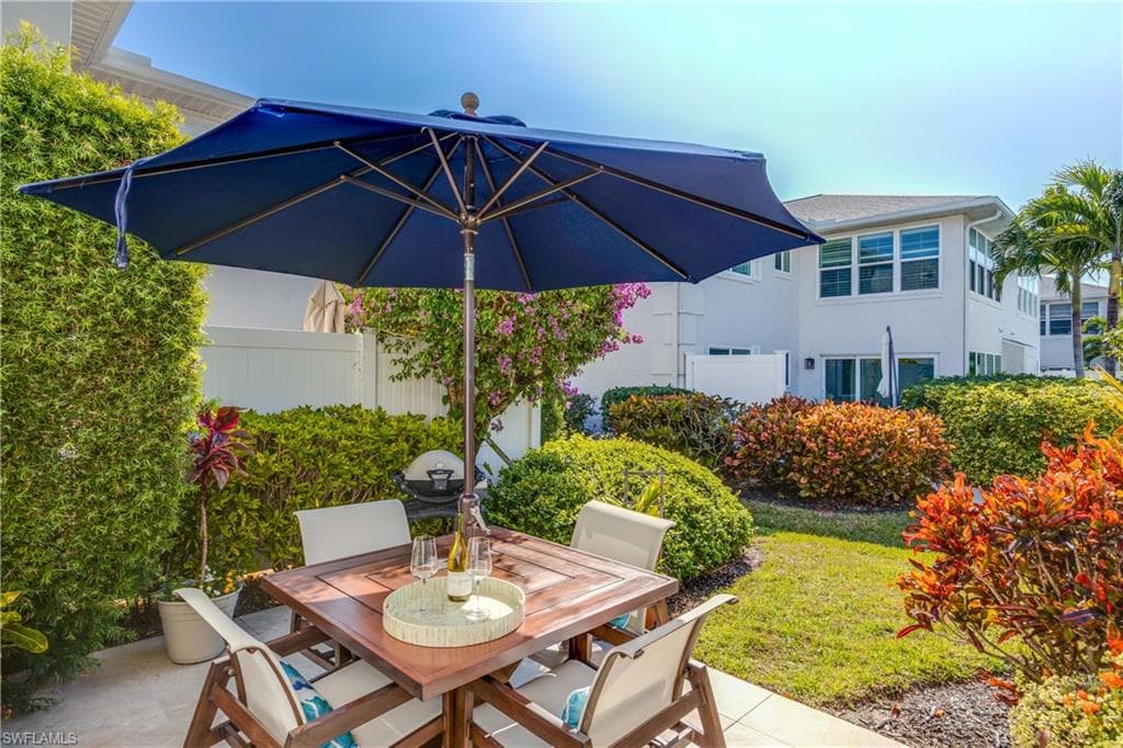 731 Neapolitan WAY 731 NAPLES, FL 34103
