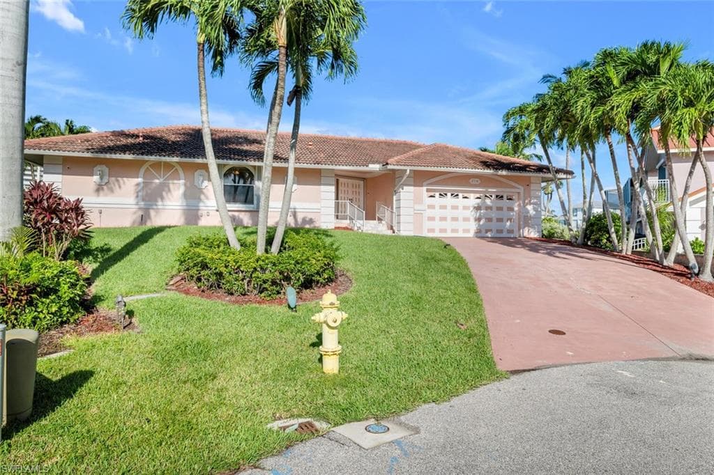 214 Trade Winds AVE NAPLES, FL 34108