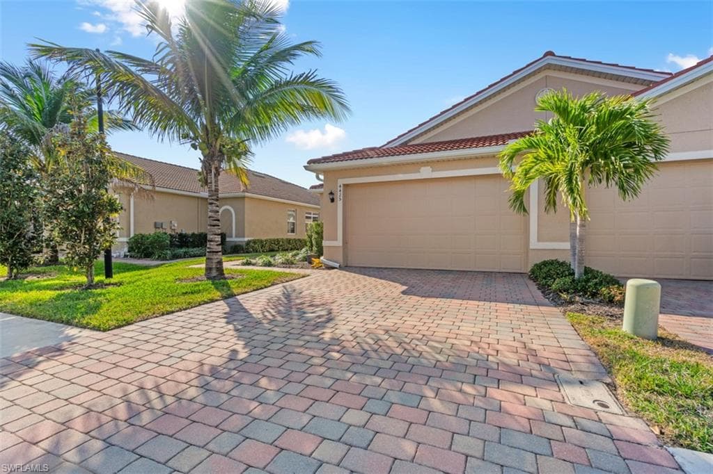4425 Dutchess Park RD FORT MYERS, FL 33916