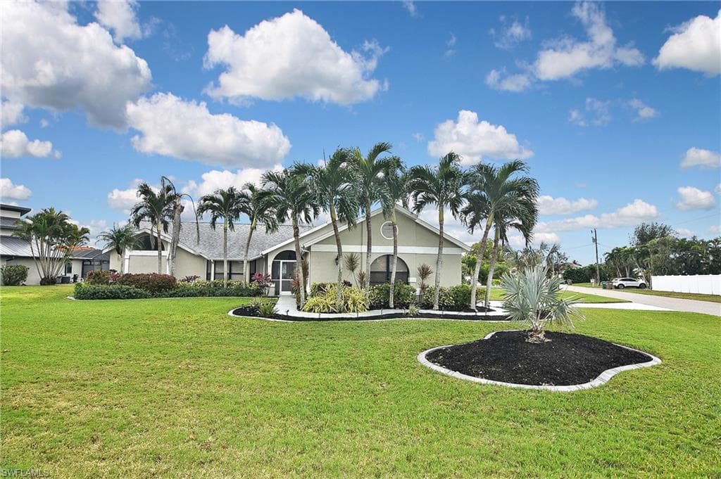 1620 Palaco Grande PKWY CAPE CORAL, FL 33904