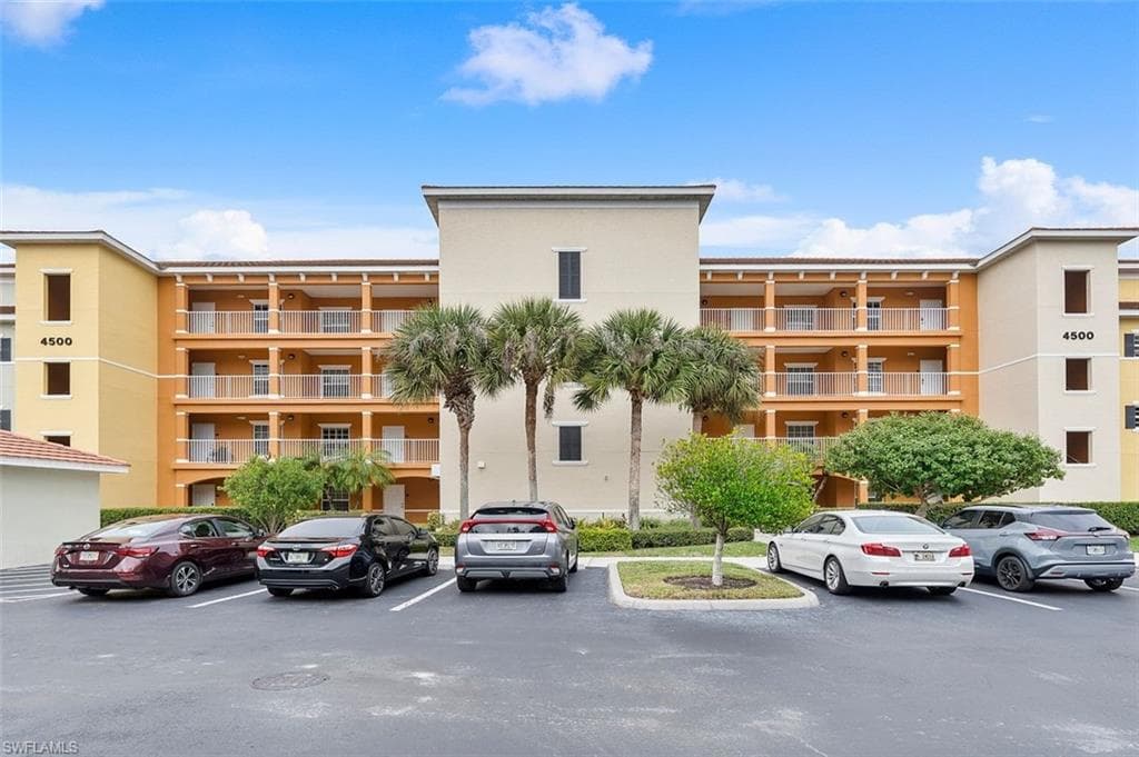 4500 Botanical Place CIR 404 NAPLES, FL 34112