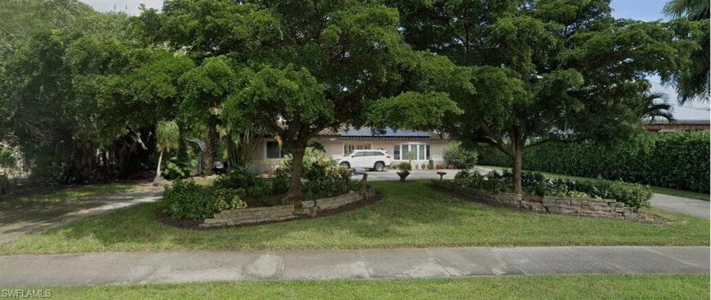 2000 Crayton RD NAPLES, FL 34102