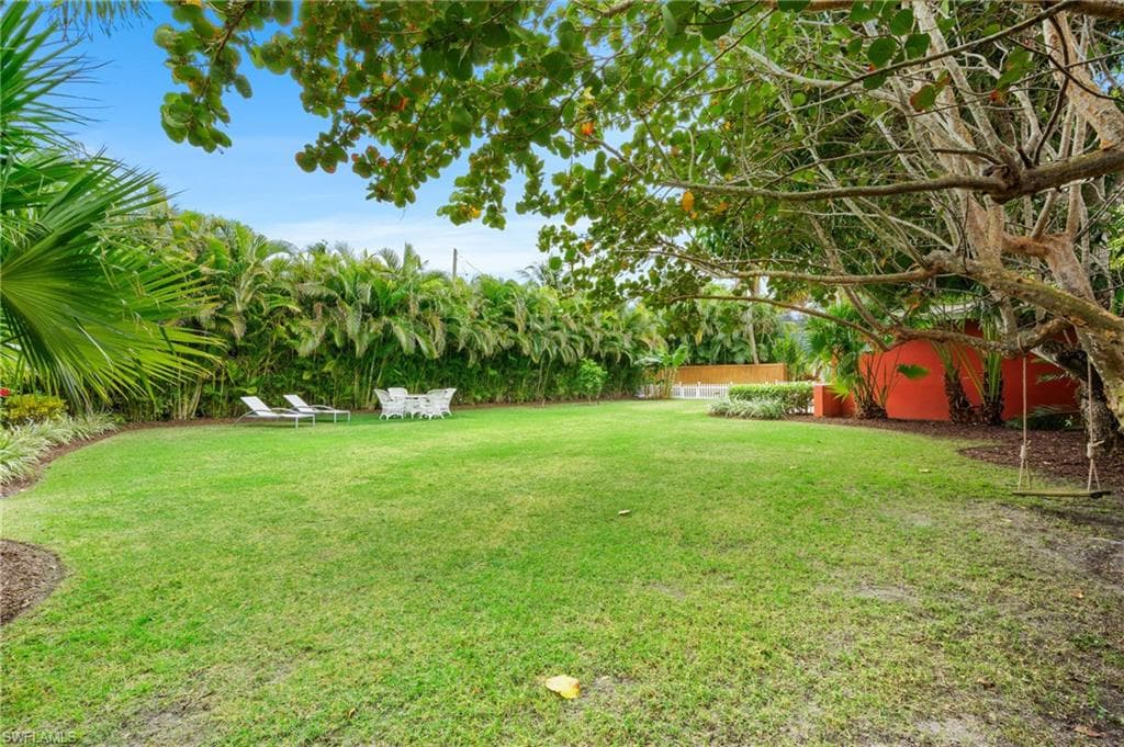 432 3rd AVE N NAPLES, FL 34102
