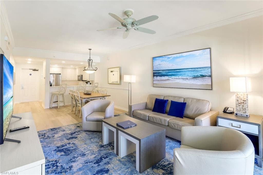 221 9th ST S 305 NAPLES, FL 34102