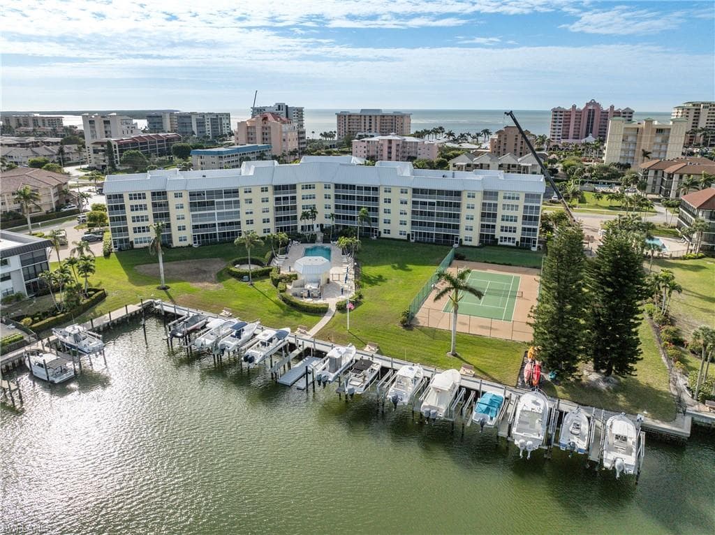 1011 Swallow AVE 104 MARCO ISLAND, FL 34145