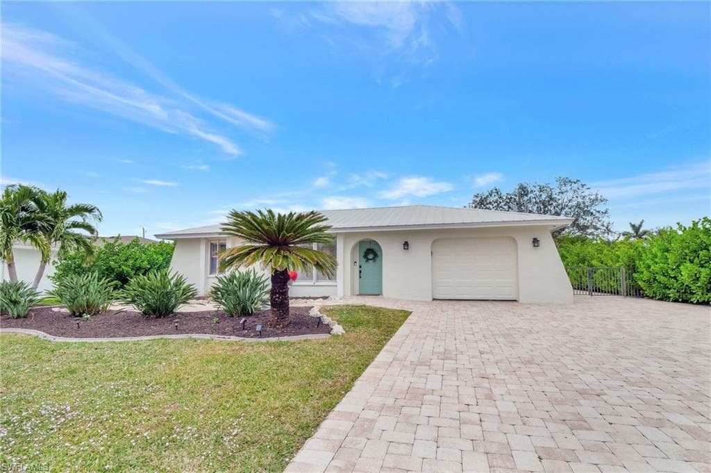 3652 Bailes ST BONITA SPRINGS, FL 34134