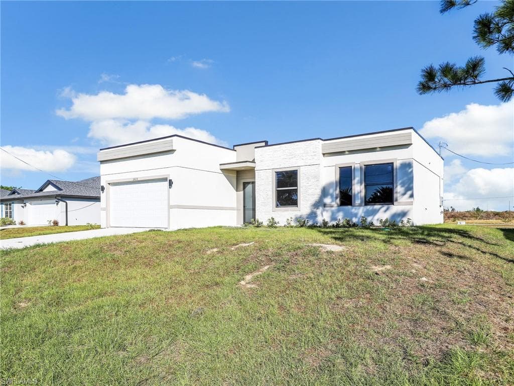 1100 19th ST CAPE CORAL, FL 33909