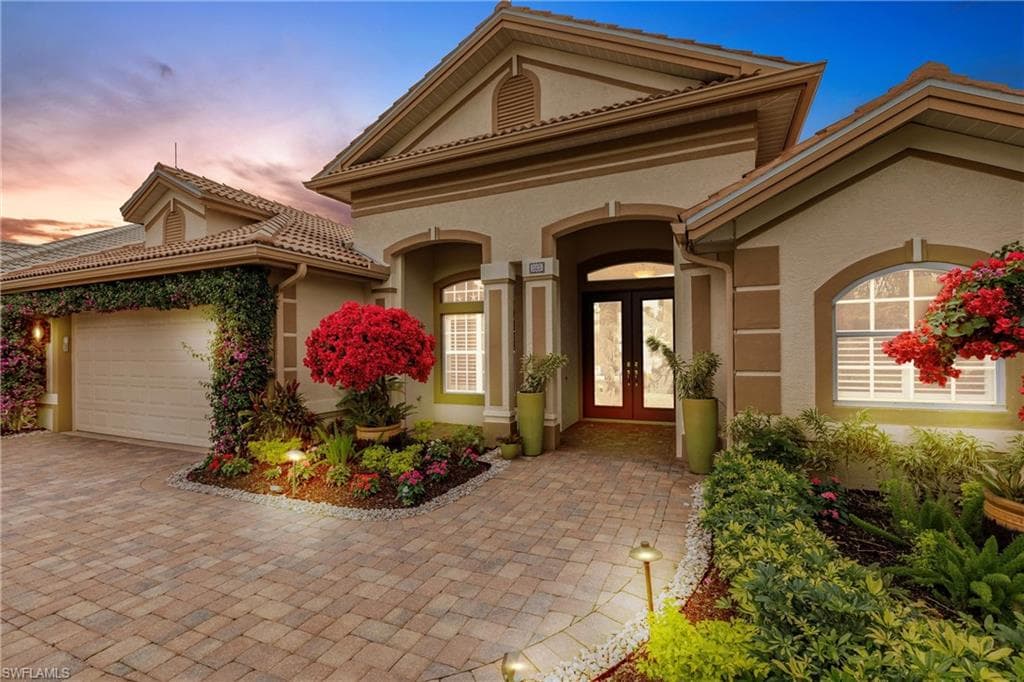 525 Eagle Creek DR NAPLES, FL 34113