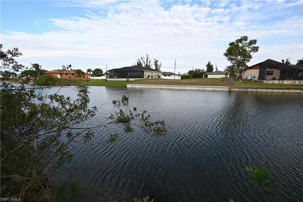 503 NE 17th TER CAPE CORAL, FL 33909