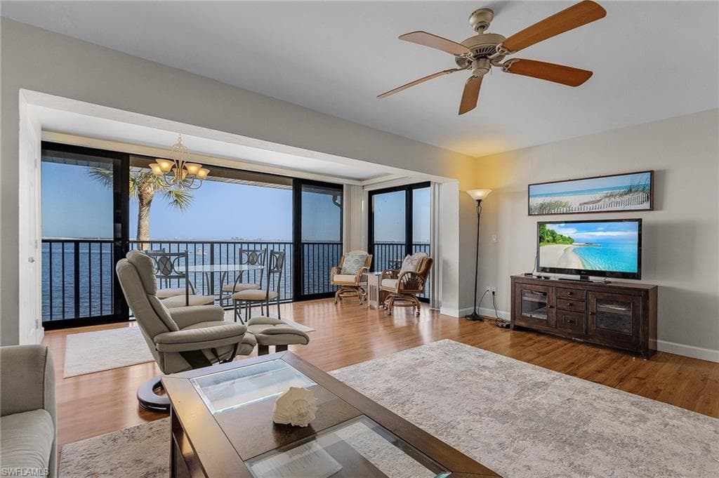 760 Sextant DR 612 SANIBEL, FL 33957