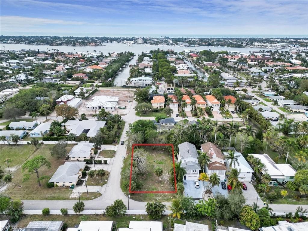 2296 Curtis ST NAPLES, FL 34112