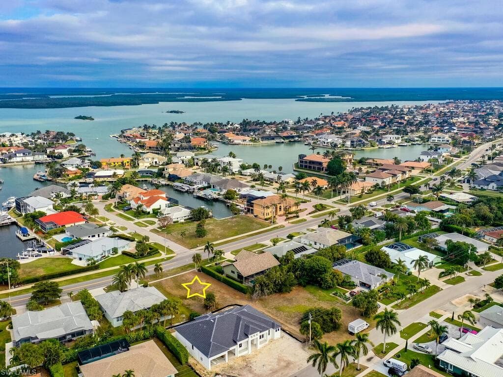 572 Barfield DR MARCO ISLAND, FL 34145