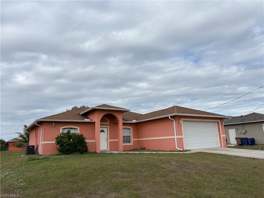 2902 Colin AVE S LEHIGH ACRES, FL 33976
