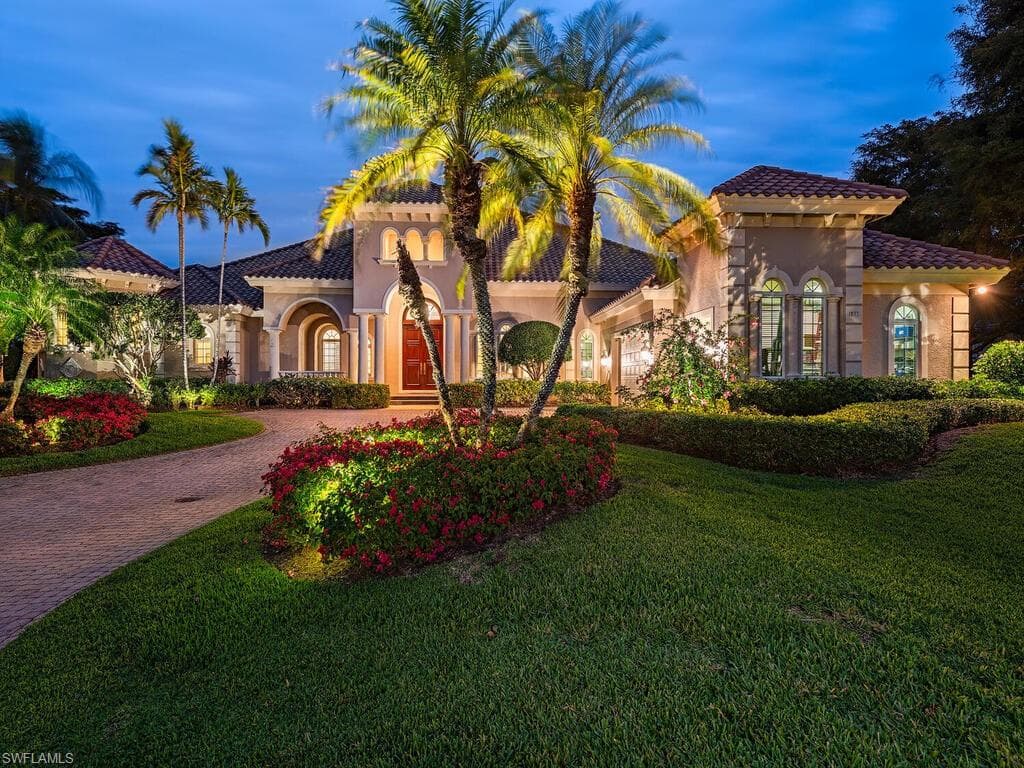 1833 PLUMBAGO LN NAPLES, FL 34105