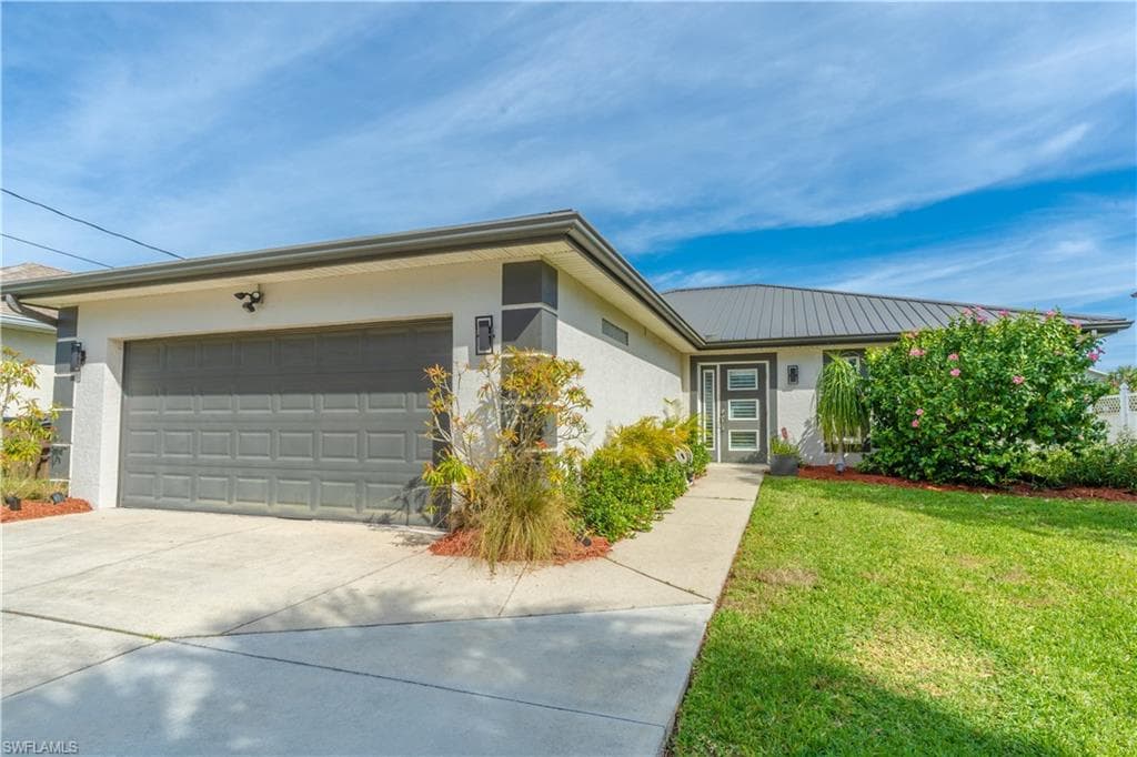 2080 Tobago CIR FORT MYERS, FL 33905