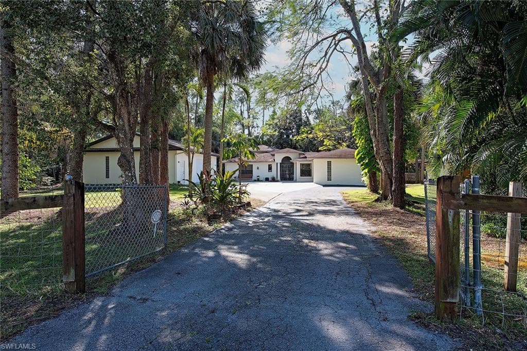 5530 Palmetto Woods DR NAPLES, FL 34119