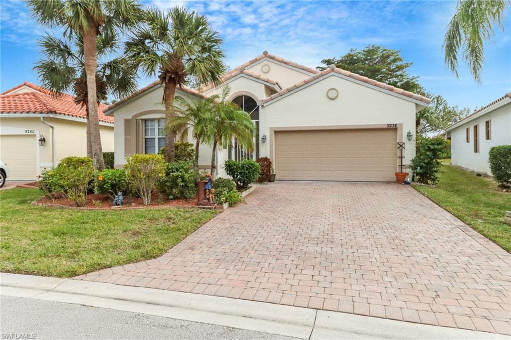 9234 Springview LOOP ESTERO, FL 33928