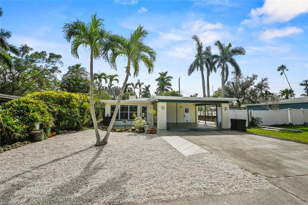 1642 Hill AVE FORT MYERS, FL 33901