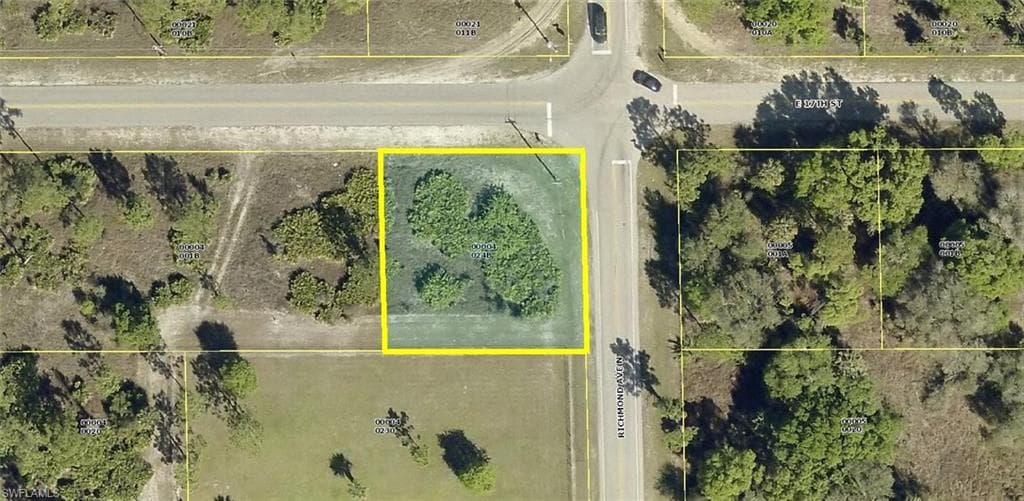 306 17th ST LEHIGH ACRES, FL 33972