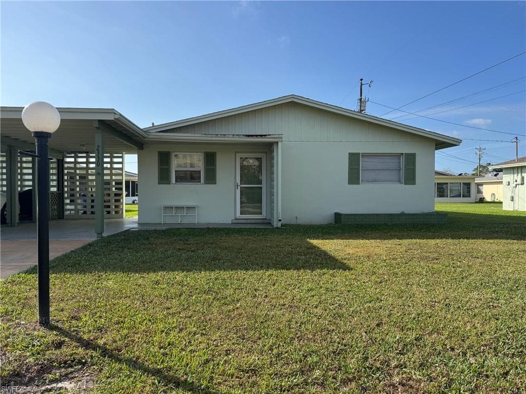 2330 E 5th ST LEHIGH ACRES, FL 33936