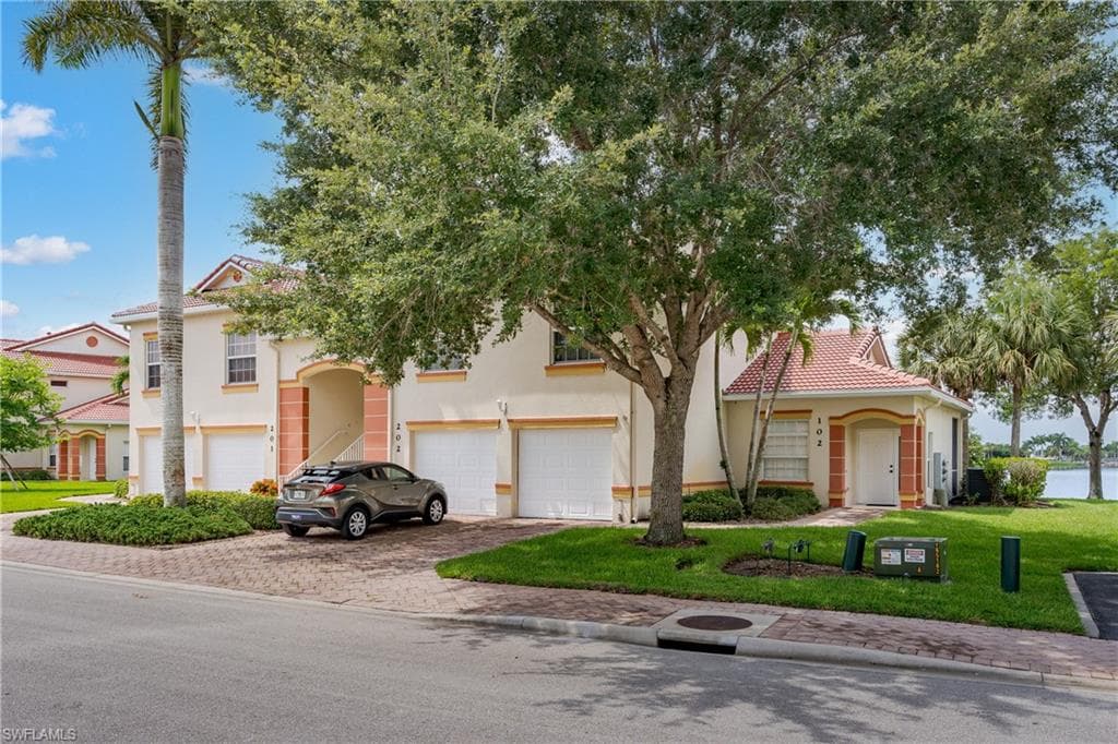 25061 Peacock LN 102 NAPLES, FL 34114
