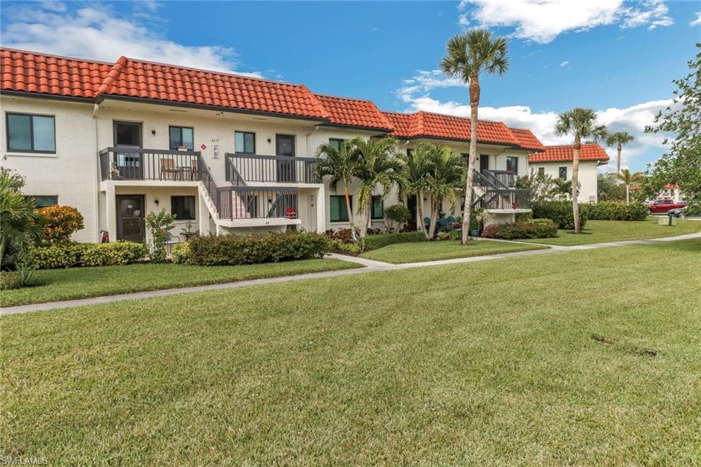 4257 27th CT SW 202 NAPLES, FL 34116