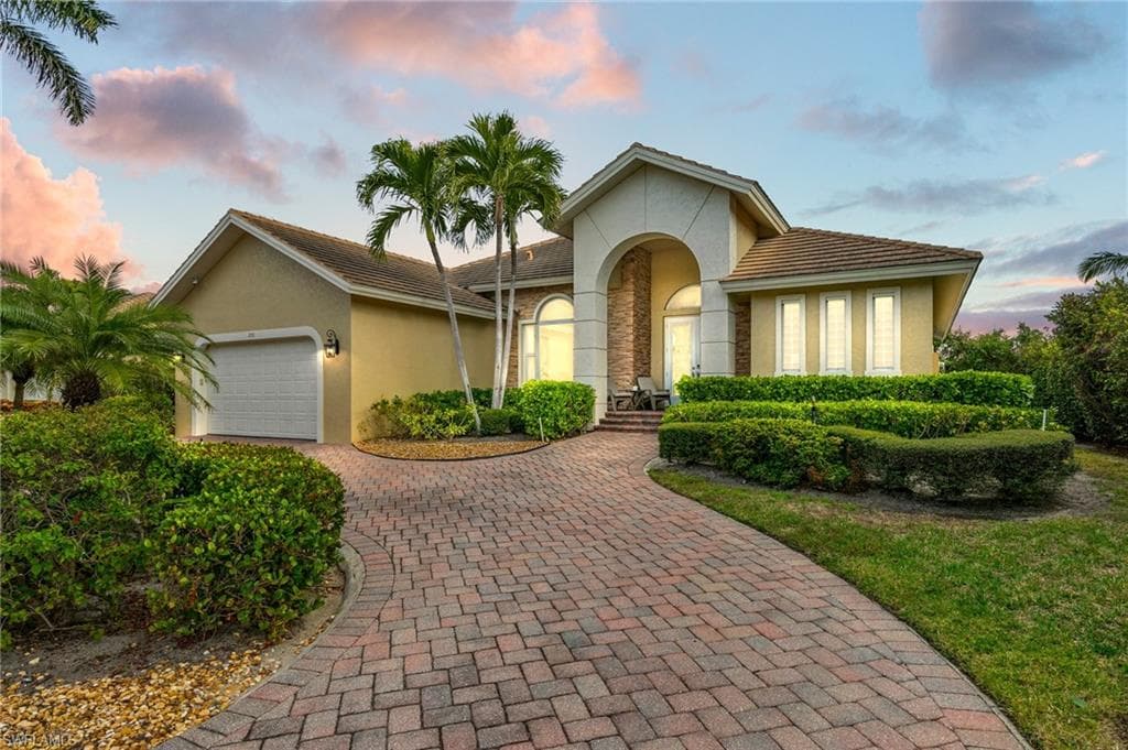 231 Bald Eagle DR MARCO ISLAND, FL 34145