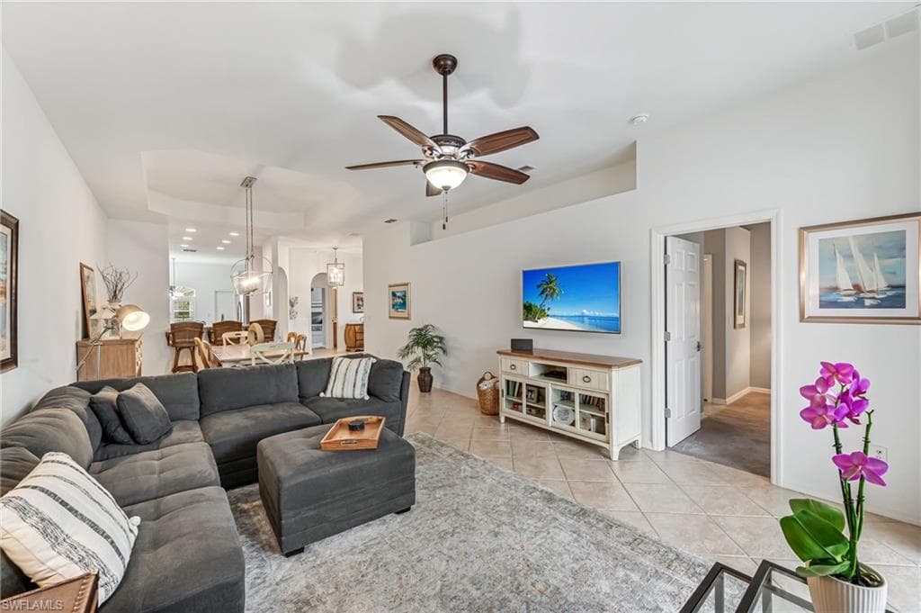6512 Castlelawn PL 61 NAPLES, FL 34113
