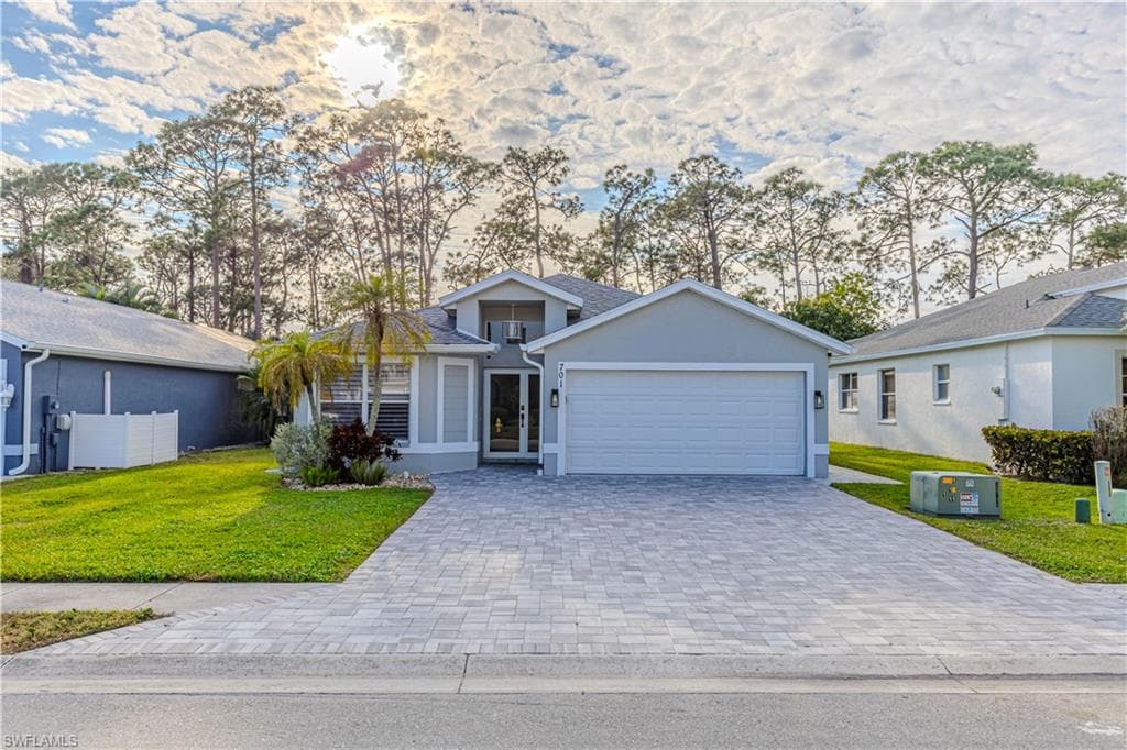 701 Crossfield CIR NAPLES, FL 34104