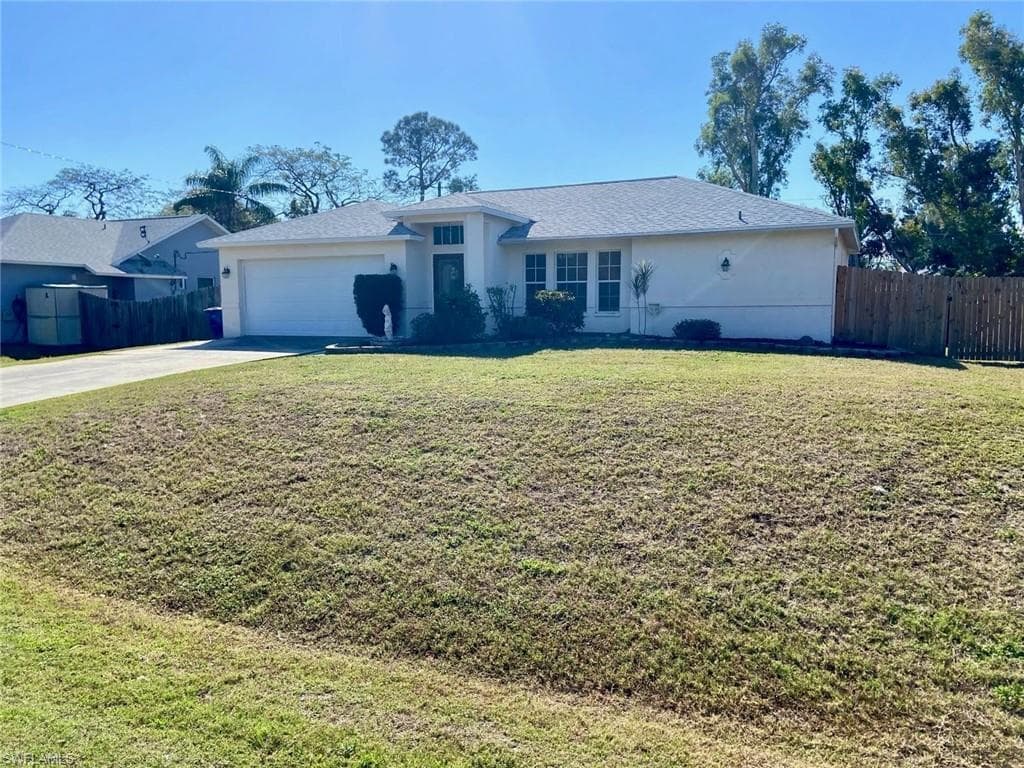 9072 Frank RD FORT MYERS, FL 33967