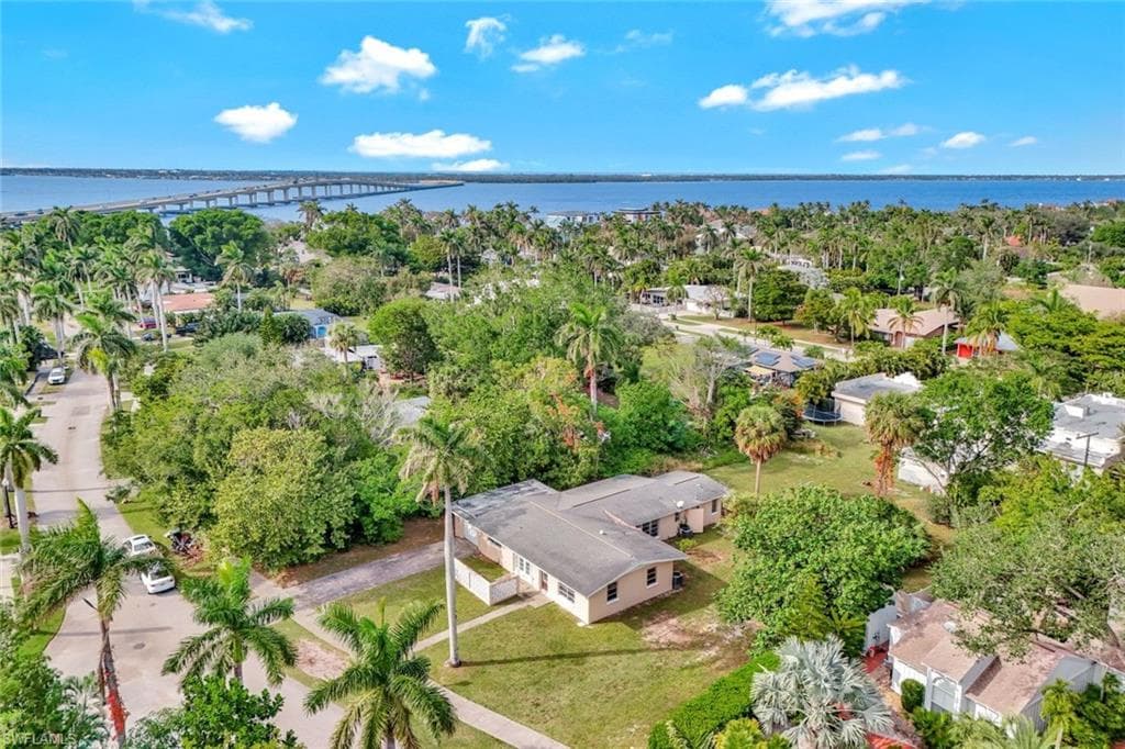 1345 Rio Vista AVE FORT MYERS, FL 33901