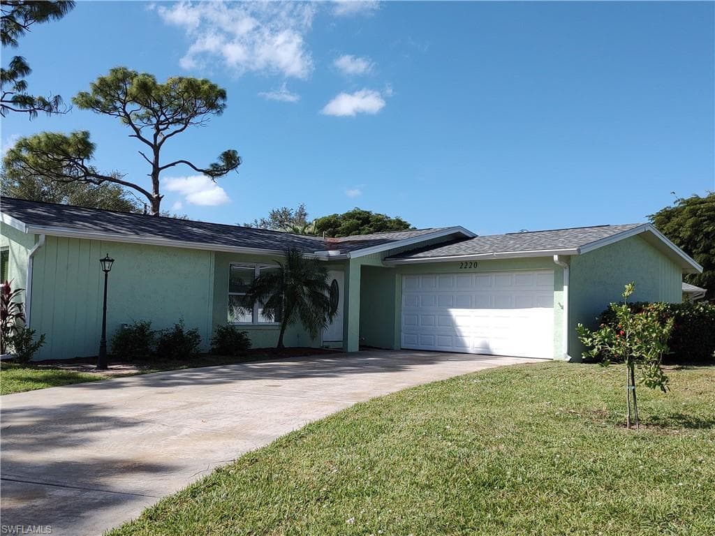 2220 SE 7th ST CAPE CORAL, FL 33990