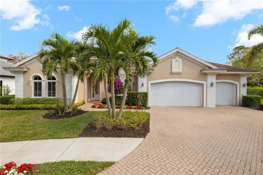 372 Cypress WAY W NAPLES, FL 34110