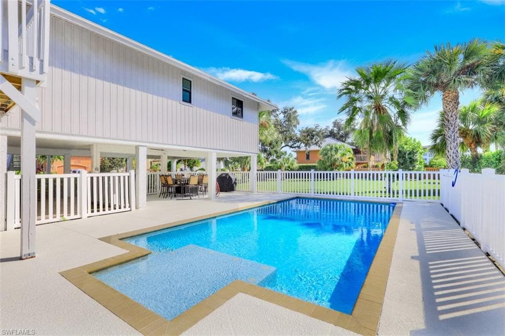 864 Swan DR MARCO ISLAND, FL 34145