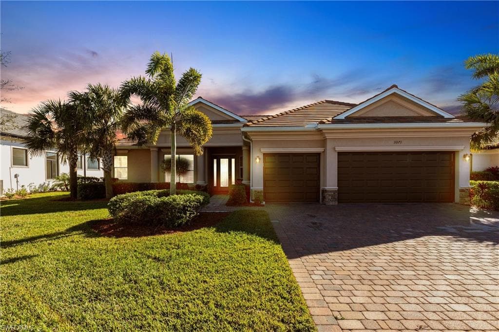 3371 Chestnut Grove DR ALVA, FL 33920