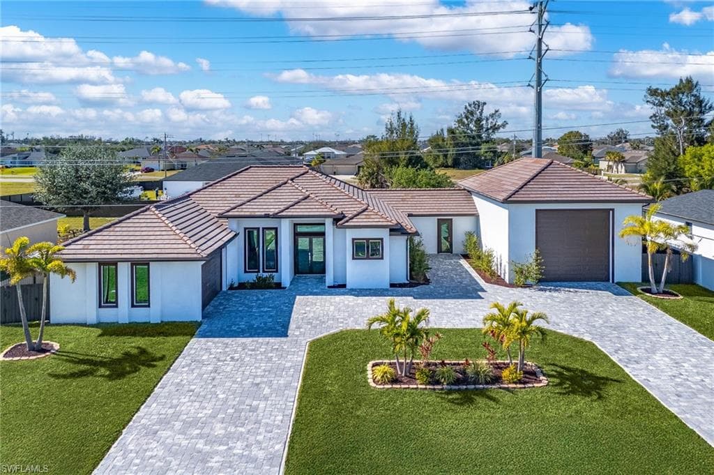 232 SW 24th AVE