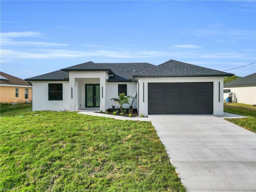 2620 Helen CIR LEHIGH ACRES, FL 33971