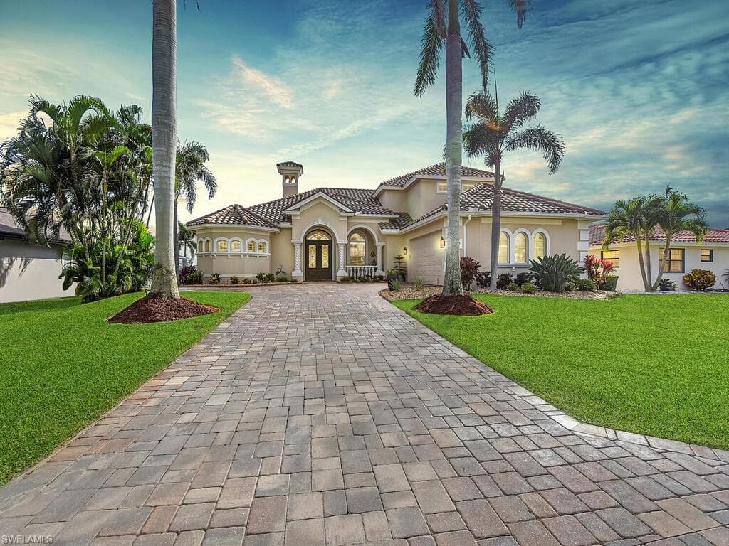 1912 SE 35th ST CAPE CORAL, FL 33904