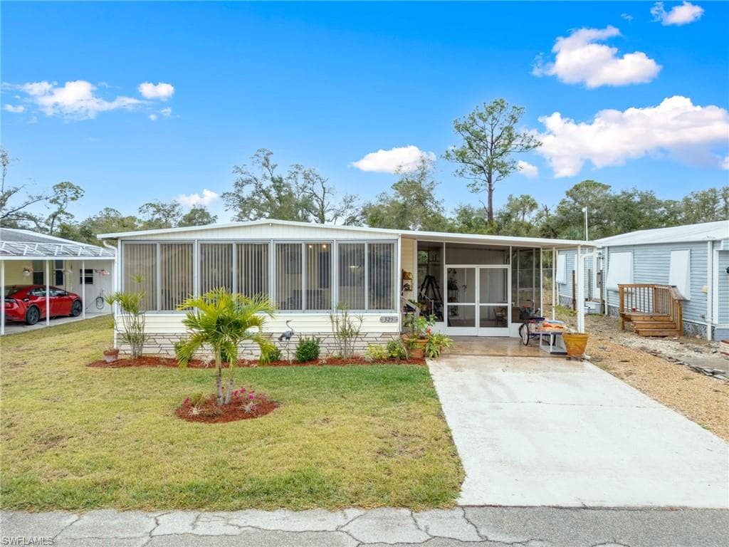 325 Shrub LN S NORTH FORT MYERS, FL 33917