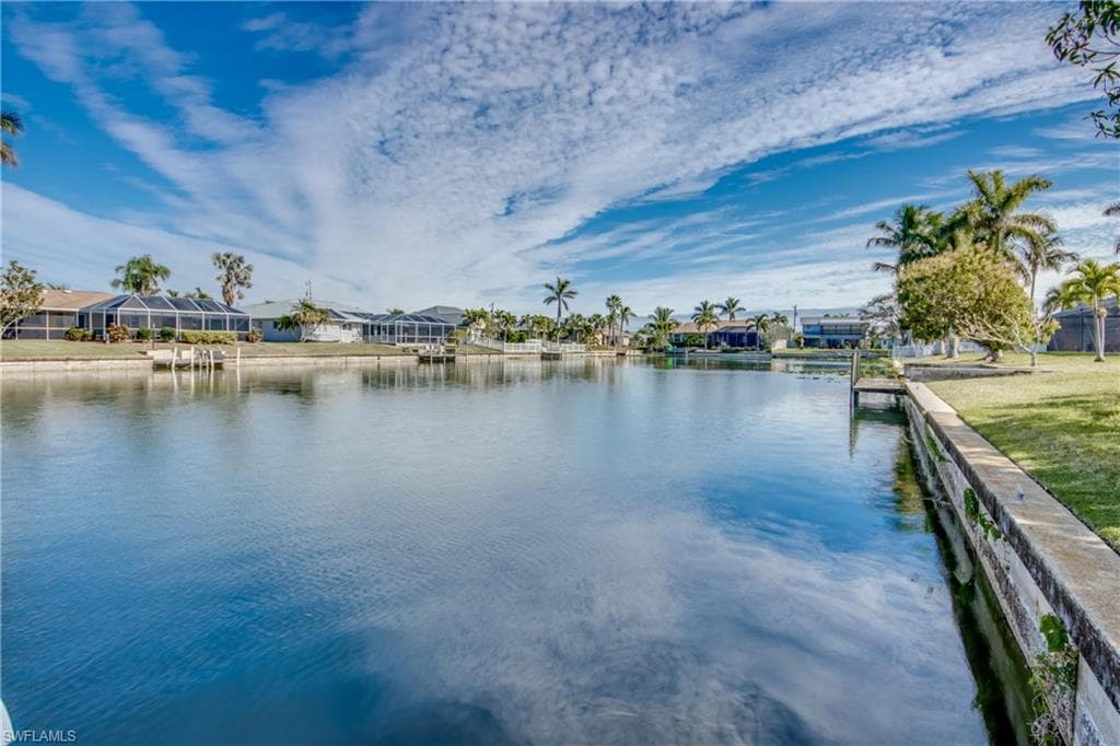 605 SE 17th ST CAPE CORAL, FL 33990