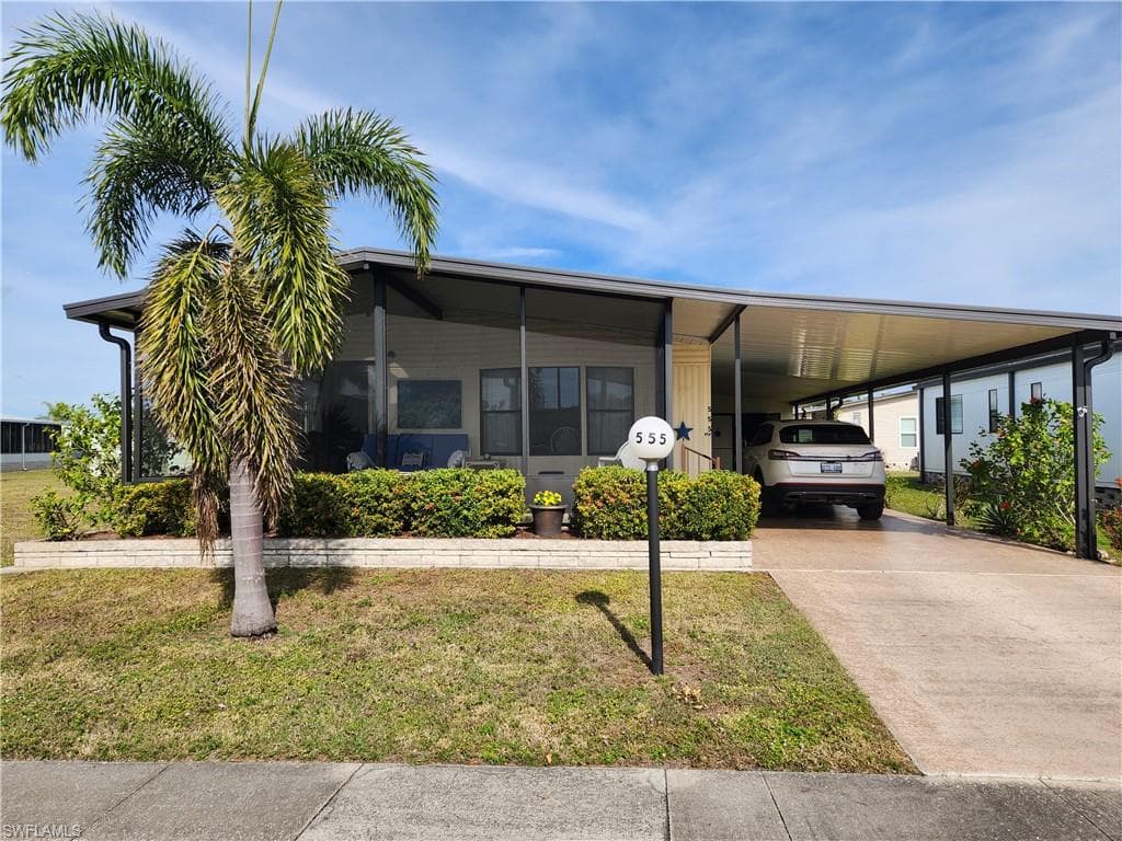 555 Sunrise AVE NORTH FORT MYERS, FL 33903