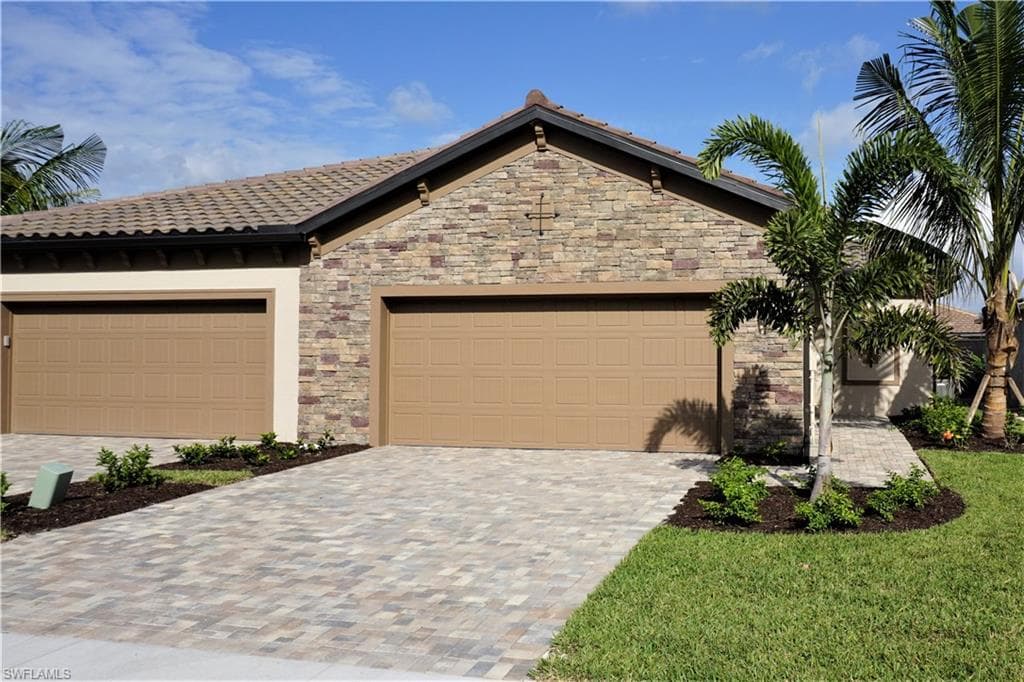 9153 Glenforest DR NAPLES, FL 34120