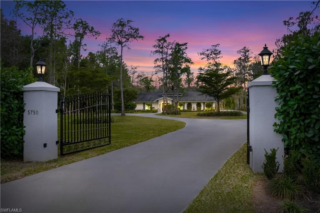 5750 Napa Woods WAY NAPLES, FL 34116