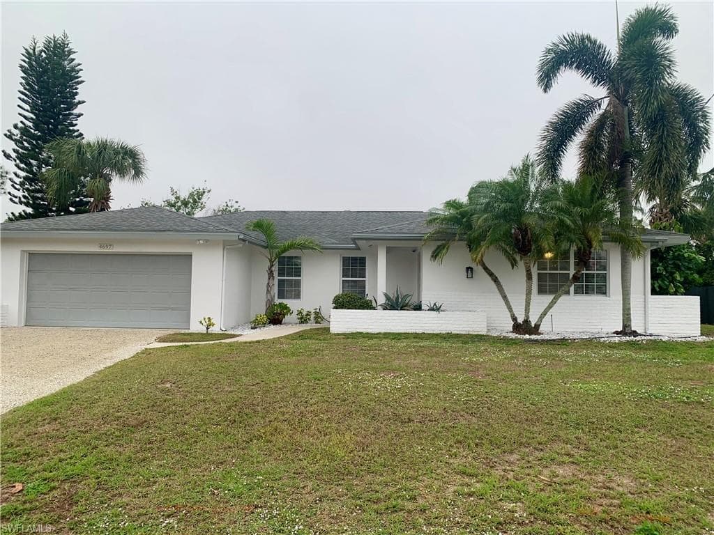 4697 25th CT SW NAPLES, FL 34116
