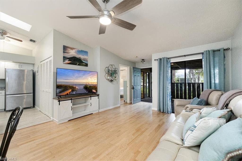 1024 Oak Forest DR 18-9 NAPLES, FL 34104
